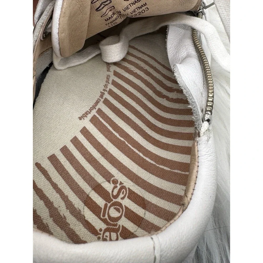 Taos Footwear Zipster Shoe Women's Sz 7.5 White Comfort Sneakers leather Classic